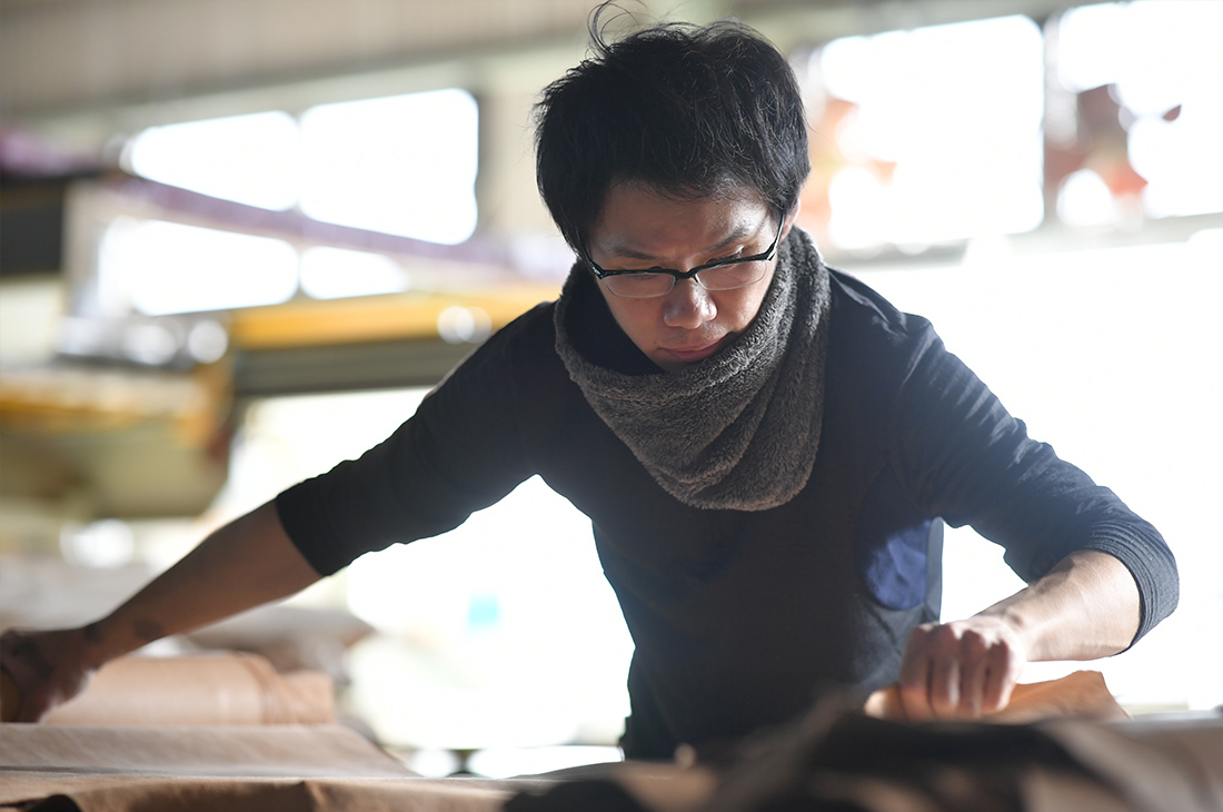 専務取締役の金田章吾さん。代表取締役である金田正人さんの息子にあたる。